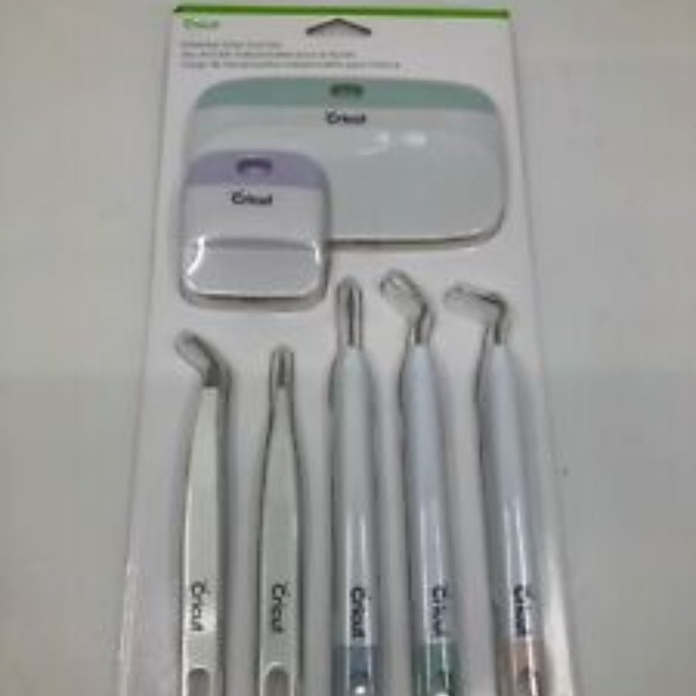 Cricut Essential Vinyl tool set